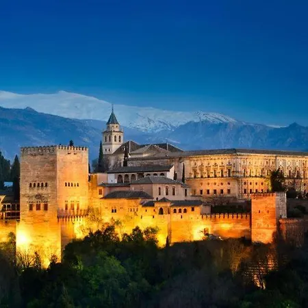 Todosierranevada Zona Baja - Montblanc Vistas A La Montana - Junto A Telecabinas
